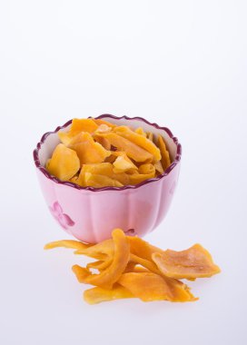 Mango kuru kase veya kurutulmuş mango dilimleri.