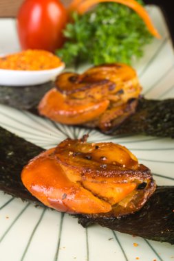 Japon mutfağı. arka planda kabuk balık ızgara