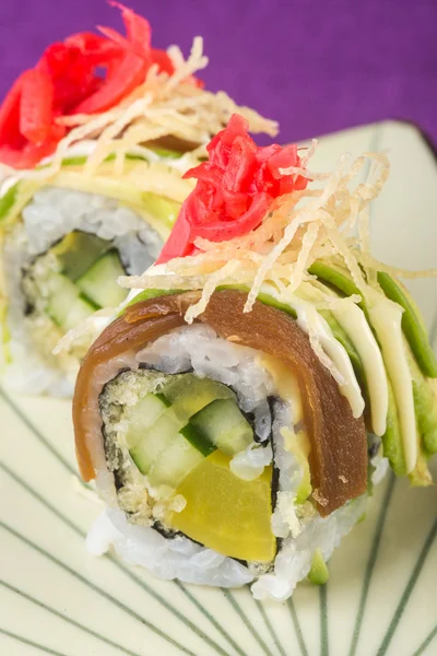 Cocina japonesa. sushi en el fondo — Foto de Stock