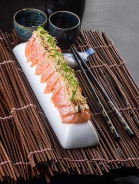 Japon mutfağı. sashimi arka planda