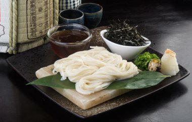 Japon mutfağı. Udon arka planda