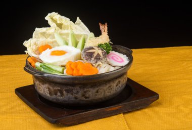 Japon mutfağı. Udon arka planda