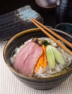 Japon mutfağı. Udon arka planda