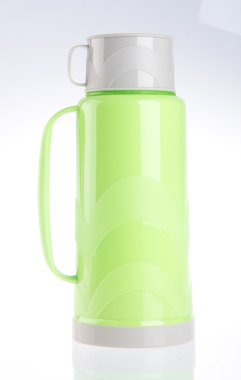 Termo, termo plastik şişeye zemin üzerine.