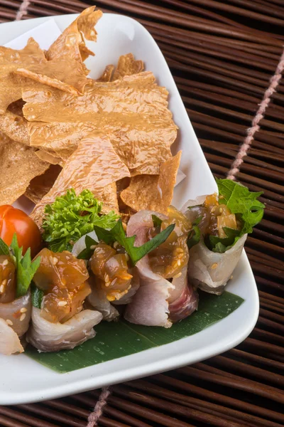 Cocina japonesa. sushi en el fondo — Foto de Stock