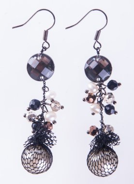 küpe. arka planda küpe