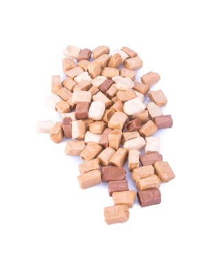 şekerler. karamel şekerler. karamelli şeker bir arka plan üzerinde. enesen