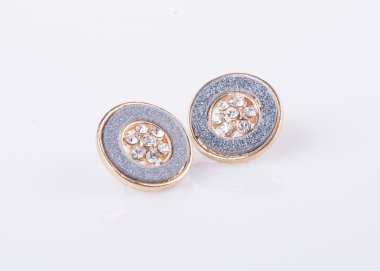 bir arka plan üzerinde Jewellery.Earrings