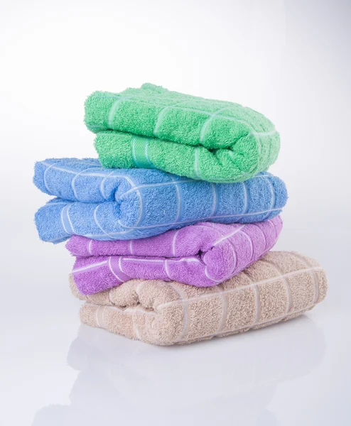 Handtuch. Handtuch auf einem Hintergrund — Stockfoto