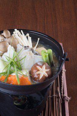 Japon mutfağı. güveç arka planda