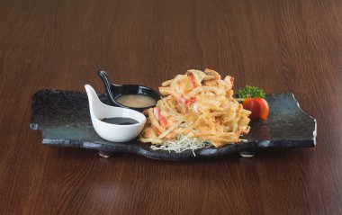 Japon mutfağı. tempura. derin kızarmış karışık sebze üzerinde backg