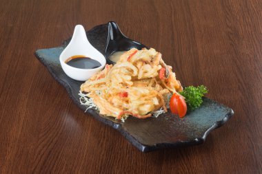 Japon mutfağı. tempura. derin kızarmış karışık sebze üzerinde backg