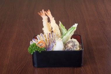 Japon mutfağı. tempura. derin kızarmış karışık sebze üzerinde backg