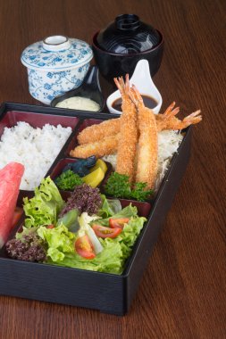 Japon mutfağı. Öğle Yemeği kutu set arka planda