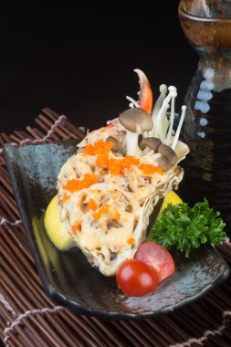 Japon mutfağı. arka planda kabuk balık ızgara