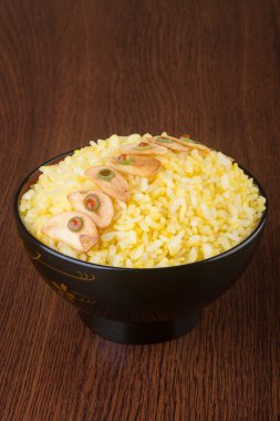 Japon mutfağı. arka planda zencefil kızarmış pilav