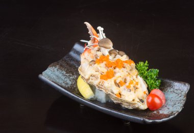 Japon mutfağı. arka planda kabuk balık ızgara