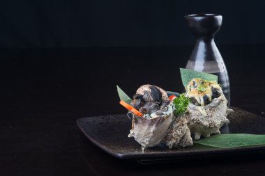 Japon mutfağı. arka planda kabuk balık ızgara