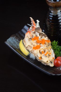 Japon mutfağı. arka planda kabuk balık ızgara