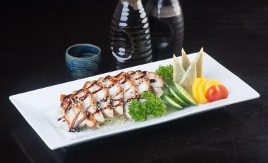 Japon mutfağı. Unagi veya arka planda yılan balığı