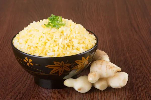 Cocina japonesa. arroz frito de jengibre en el fondo —  Fotos de Stock