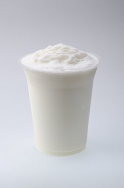 beyaz bitti izole yoğurt