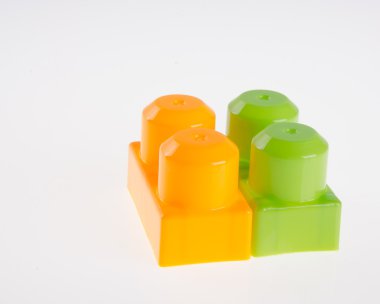 arka plan üzerinde plastik yapı taşları