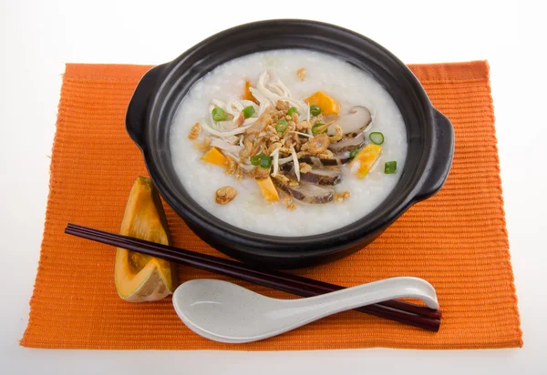 tatlı patates ile basit ve sağlıklı yulaf lapası pişirdim. Diyet için bir