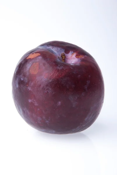 Plum. buah plum matang di latar belakang — Stok Foto