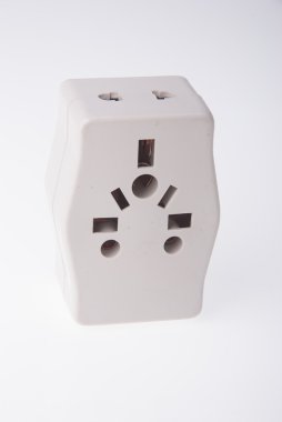 arka plan üzerinde güç adaptörü.