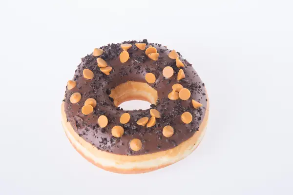 Donuts de chocolate em um fundo branco — Fotografia de Stock