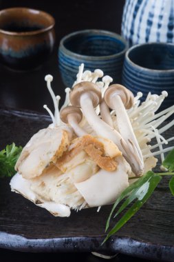 Japon mutfağı. arka planda kabuk balık ızgara