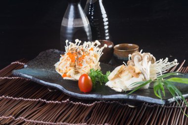 Japon mutfağı. arka planda kabuk balık ızgara