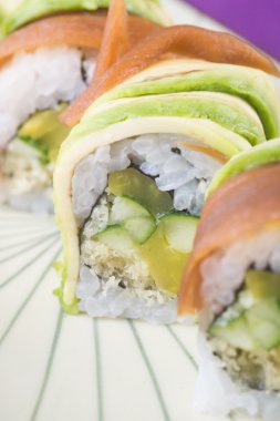 Japon mutfağı. Arka planda suşi var.