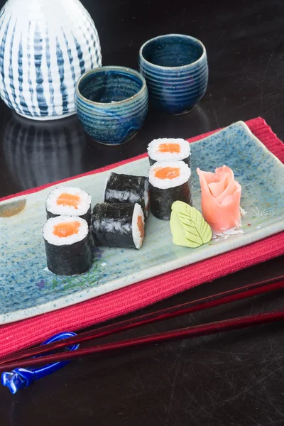 日本料理。寿司を背景に — ストック写真