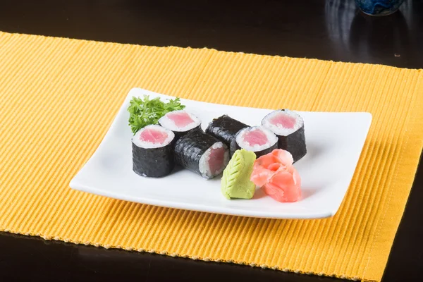 Masakan Jepang. sushi di latar belakang — Stok Foto