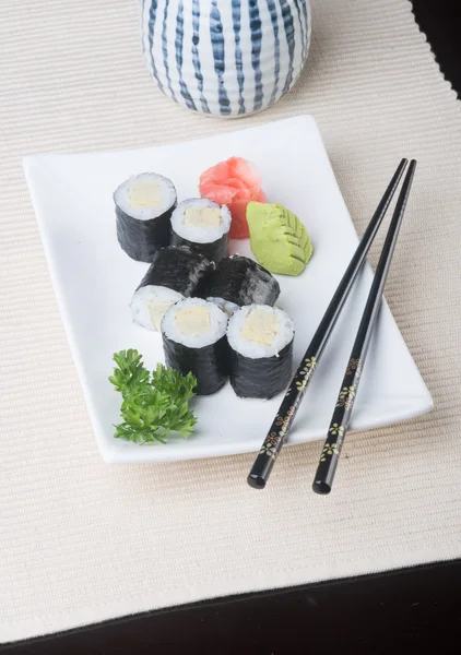 Masakan Jepang. sushi di latar belakang — Stok Foto