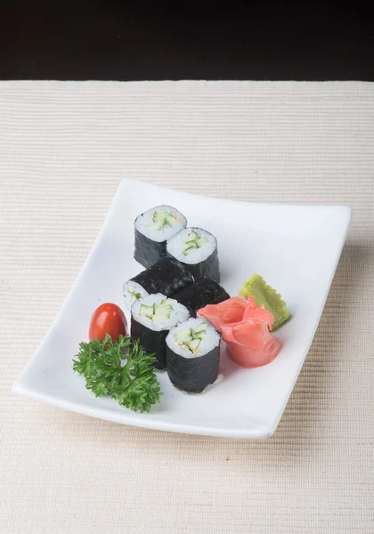 Masakan Jepang. sushi di latar belakang — Stok Foto