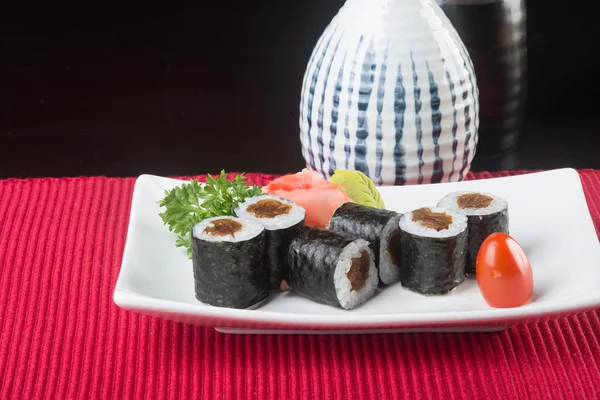 Japansk mat. sushi på bakgrunden — Stockfoto