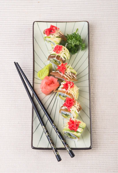 Japanse keuken. sushi op de achtergrond — Stockfoto