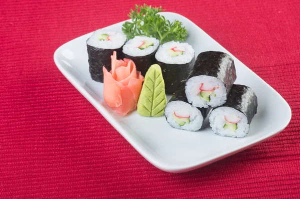 Japońska kuchnia. sushi na tle — Zdjęcie stockowe