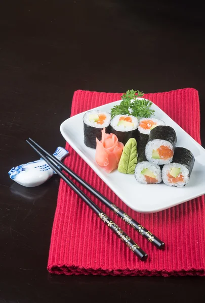 Masakan Jepang. sushi di latar belakang — Stok Foto