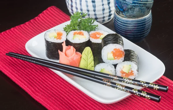 Masakan Jepang. sushi di latar belakang — Stok Foto