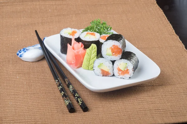 Masakan Jepang. sushi di latar belakang — Stok Foto