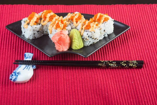 Japansk mat. sushi på bakgrunden — Stockfoto