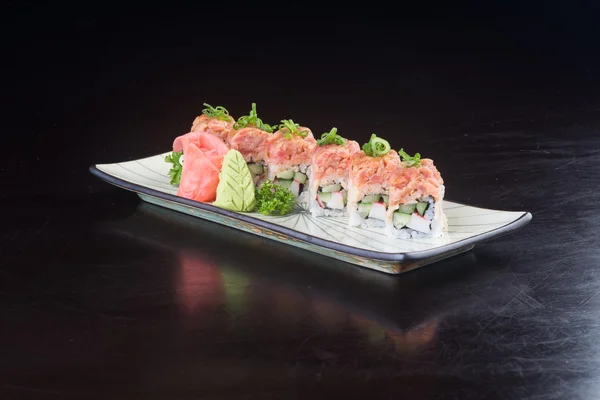 Japansk mat. sushi på bakgrunden — Stockfoto