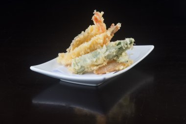 Japon mutfağı. arka planda tempura deniz ürünleri