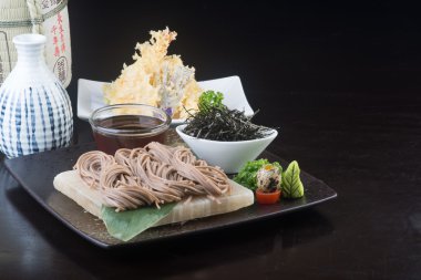 Japon mutfağı. Udon arka planda