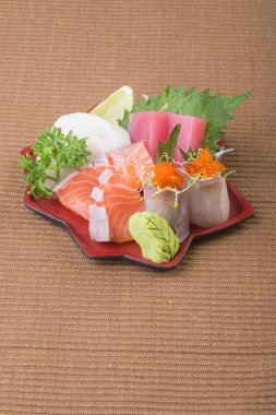 Japon mutfağı. sashimi arka planda