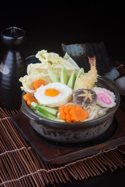 Japon mutfağı. Udon arka planda